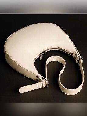 Chaika Kilter Crescent Shoulder Bag | Cream | Vegan PU
